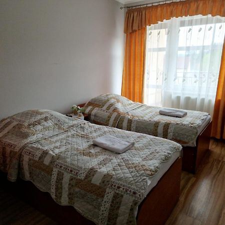 Hotelik Ustrzycki Устшики Долне Екстериор снимка