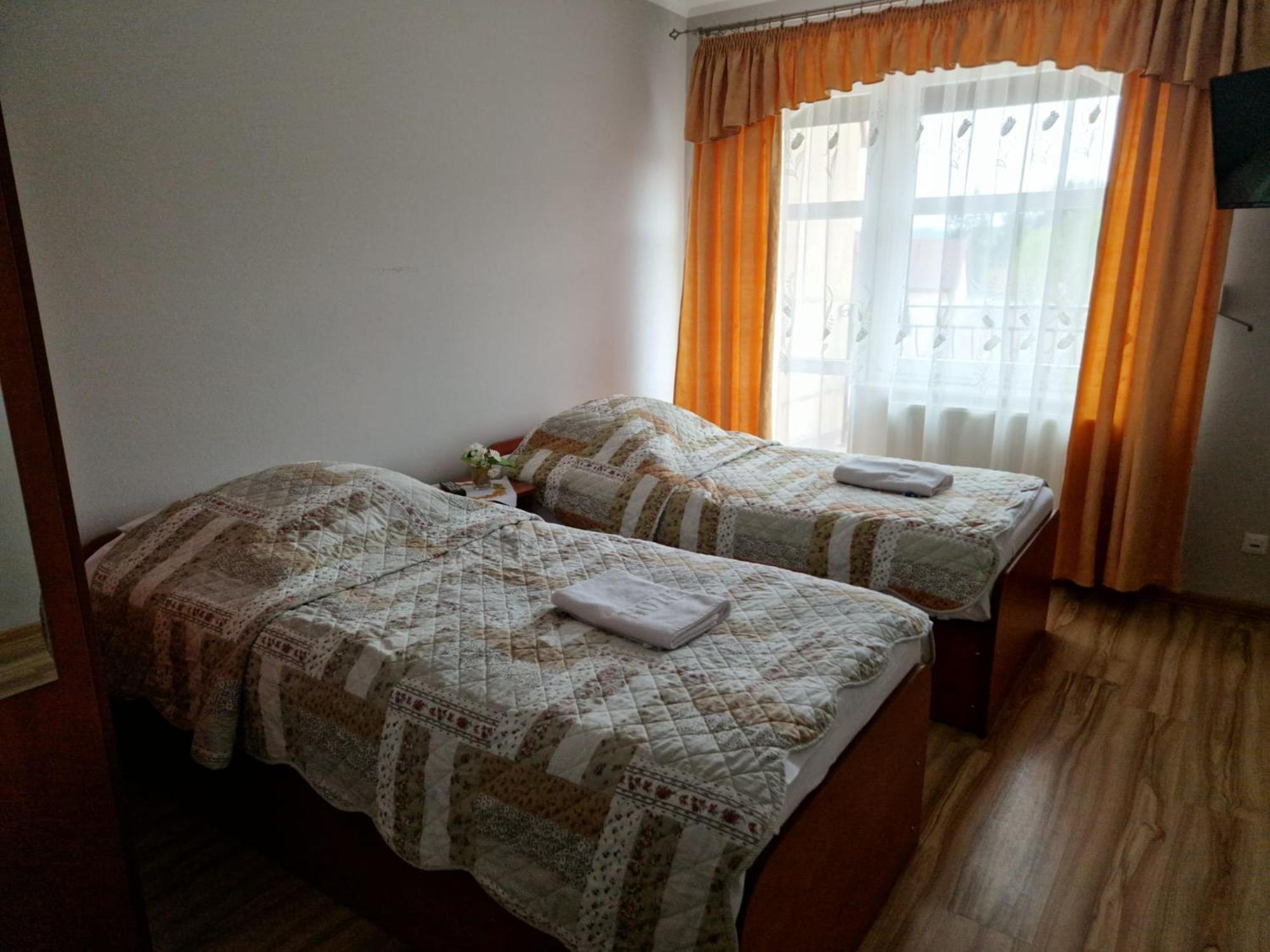 Hotelik Ustrzycki Устшики Долне Екстериор снимка