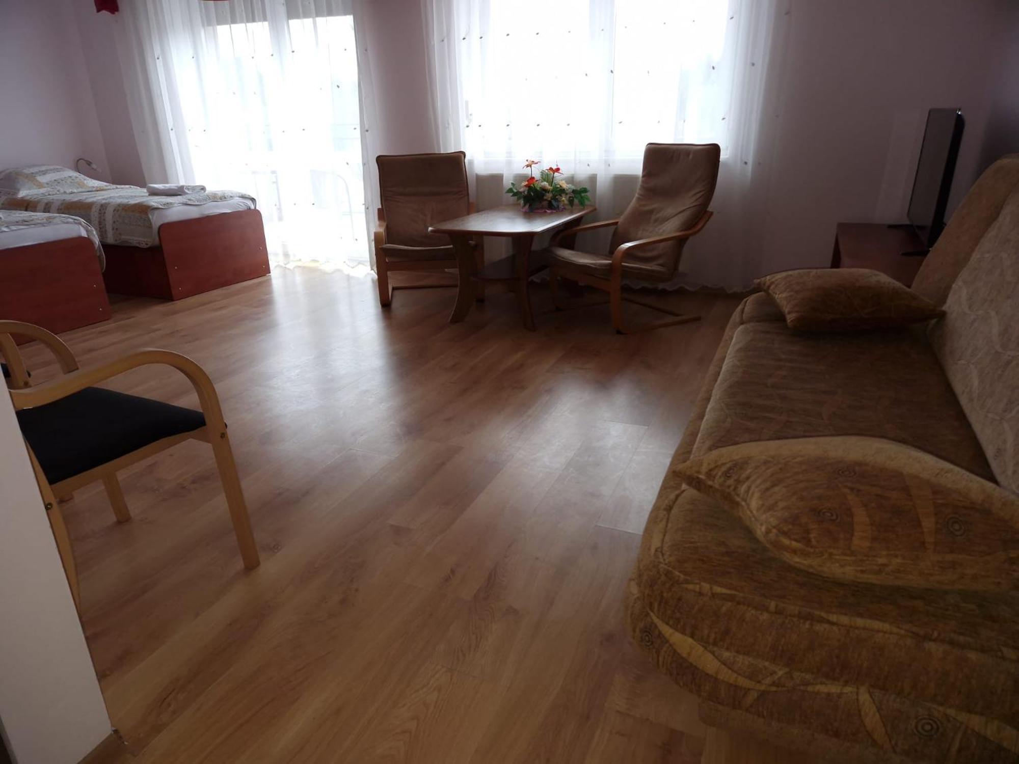 Hotelik Ustrzycki Устшики Долне Екстериор снимка