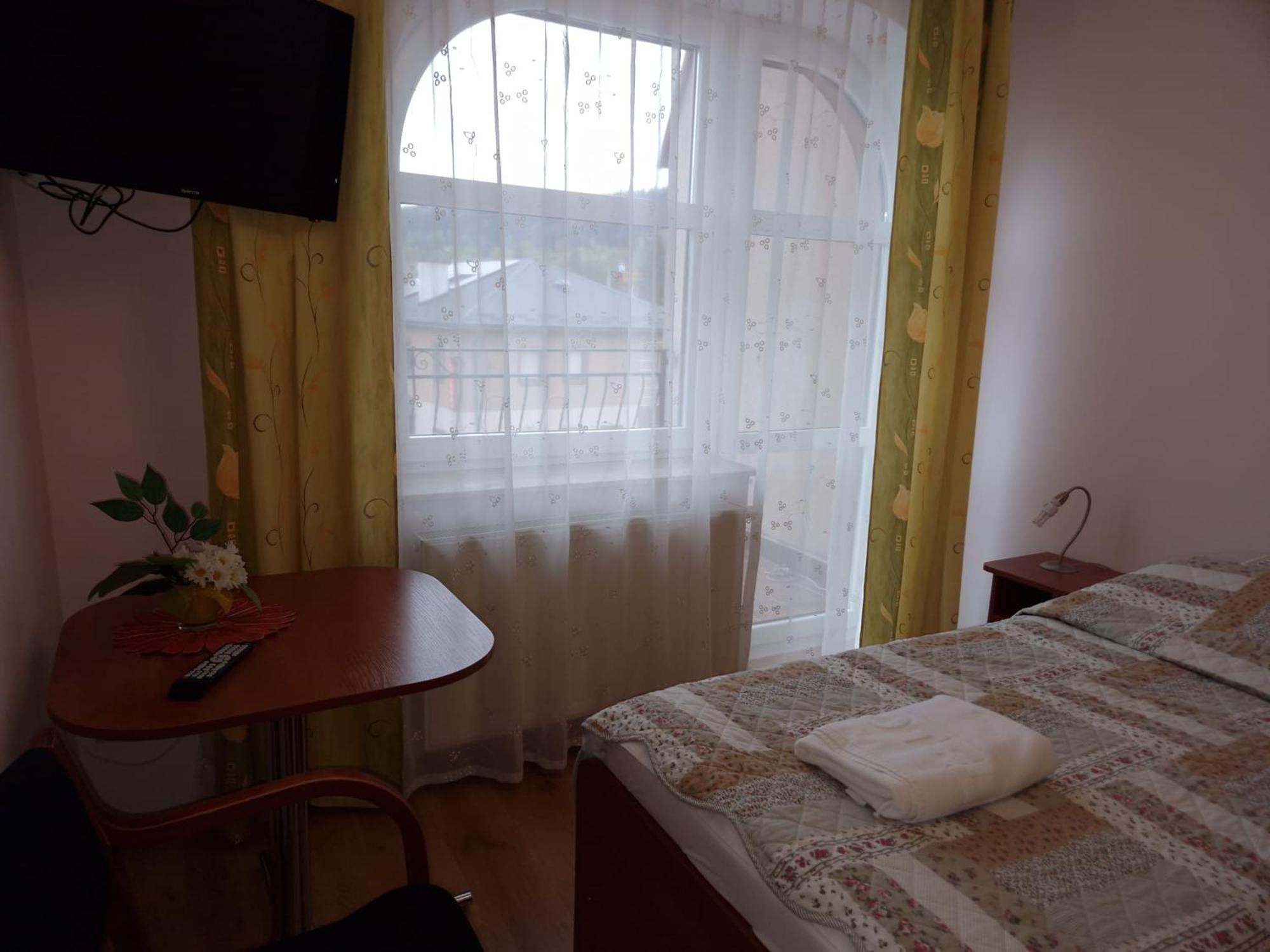 Hotelik Ustrzycki Устшики Долне Екстериор снимка
